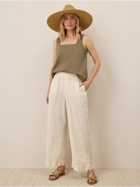 Pact Canopy Linen Blend
Pleated Trouser